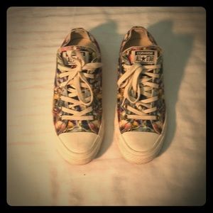Floral converse